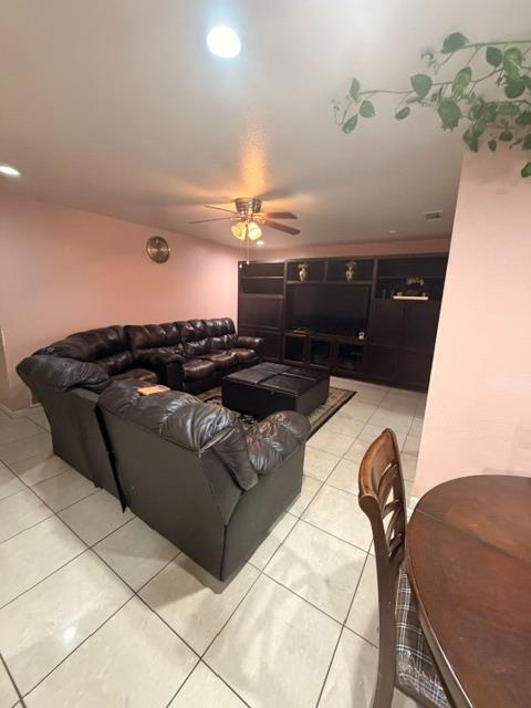 846 Wycliffe Dr, Livingston, CA 95334