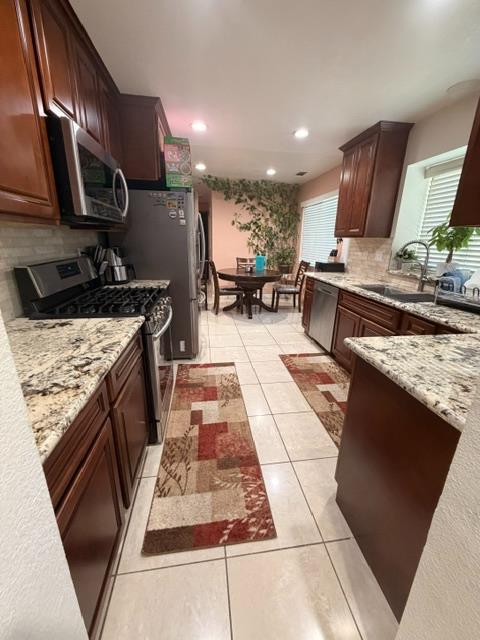 846 Wycliffe Dr, Livingston, CA 95334