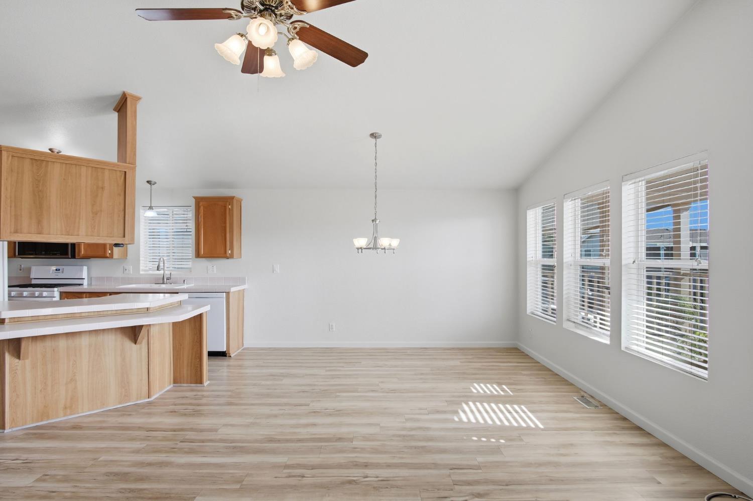 2621 Prescott Rd #251, Modesto, CA 95350