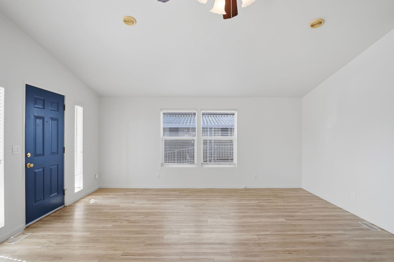 2621 Prescott Rd #251, Modesto, CA 95350