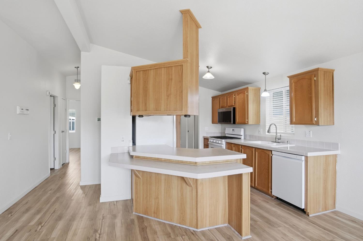 2621 Prescott Rd #251, Modesto, CA 95350