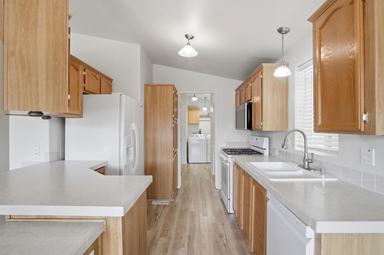 2621 Prescott Rd #251, Modesto, CA 95350