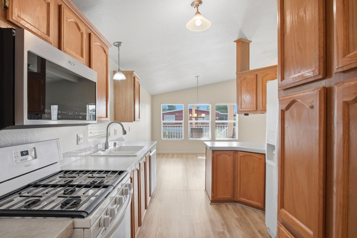 2621 Prescott Rd #251, Modesto, CA 95350
