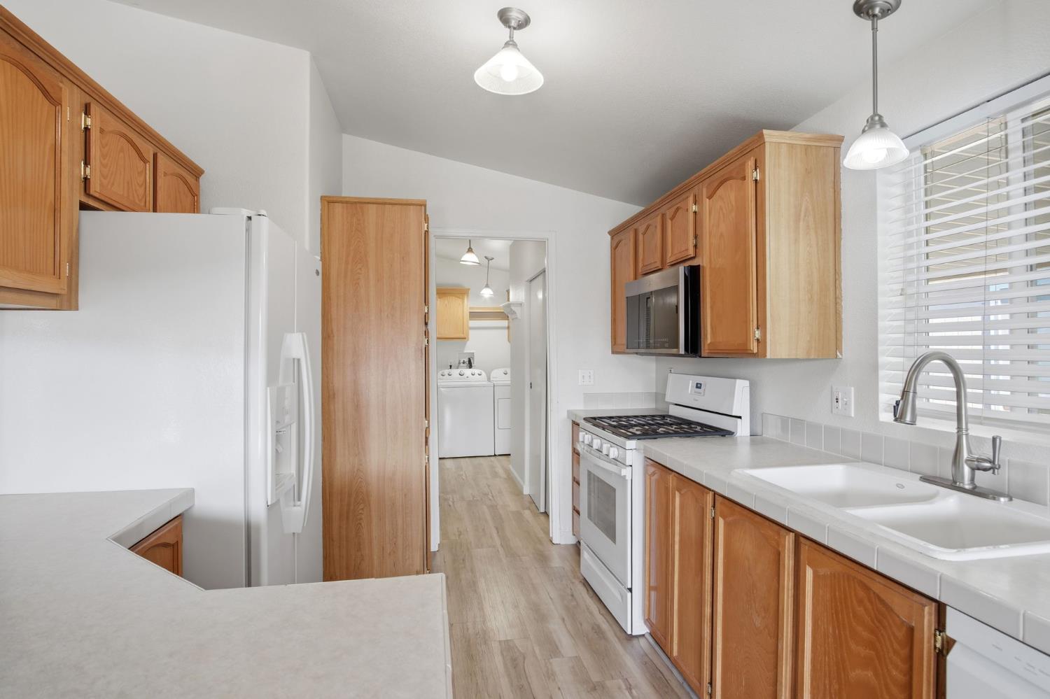 2621 Prescott Rd #251, Modesto, CA 95350