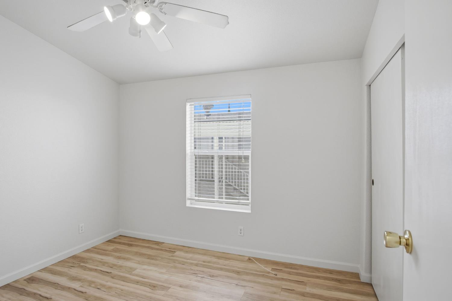 2621 Prescott Rd #251, Modesto, CA 95350