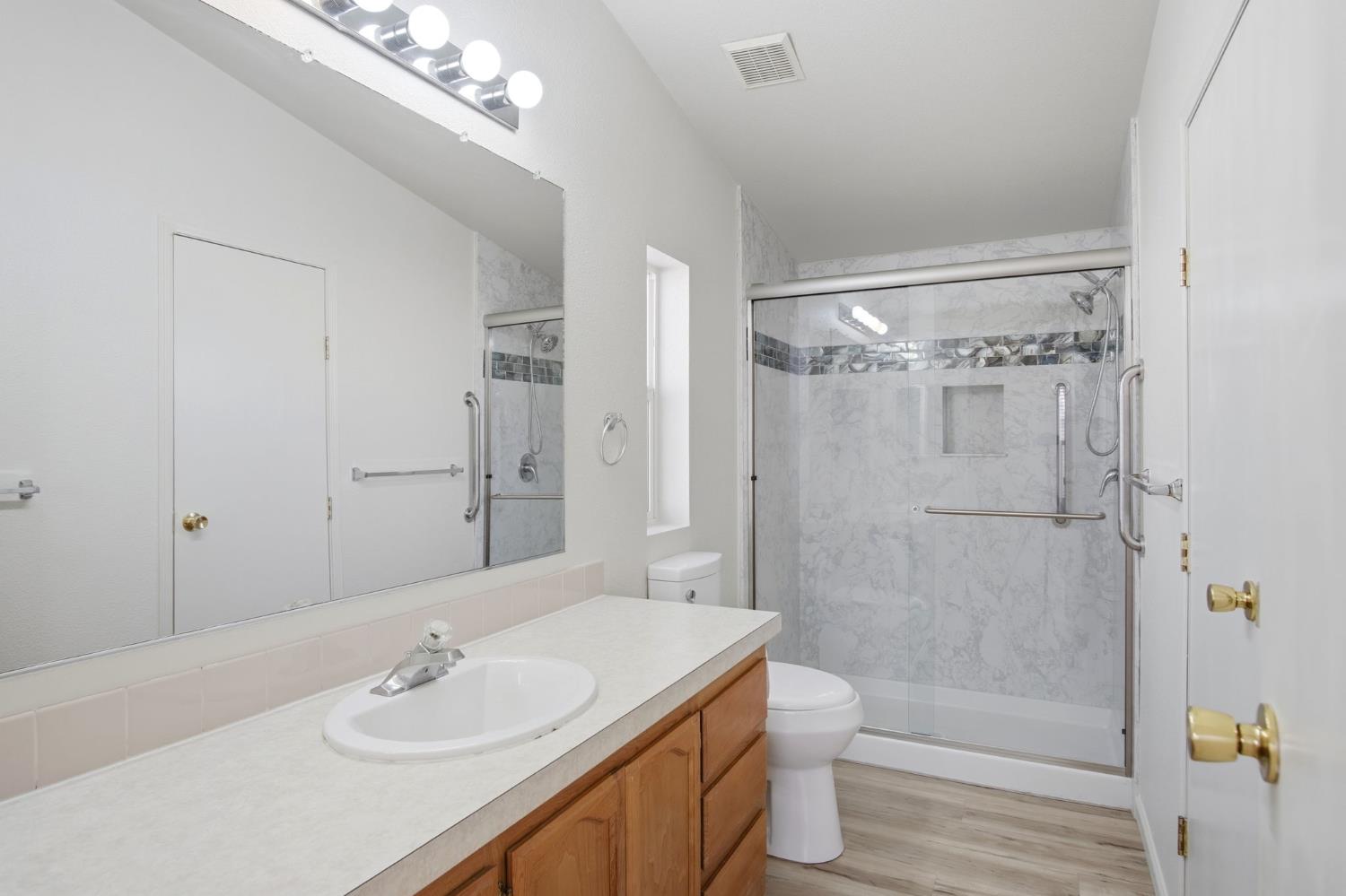 2621 Prescott Rd #251, Modesto, CA 95350