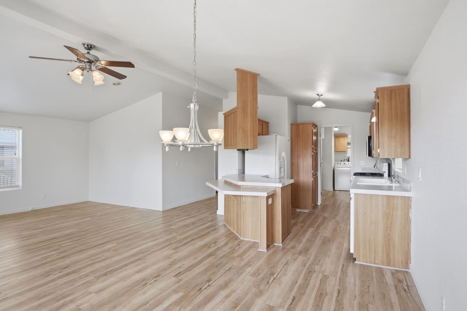 2621 Prescott Rd #251, Modesto, CA 95350
