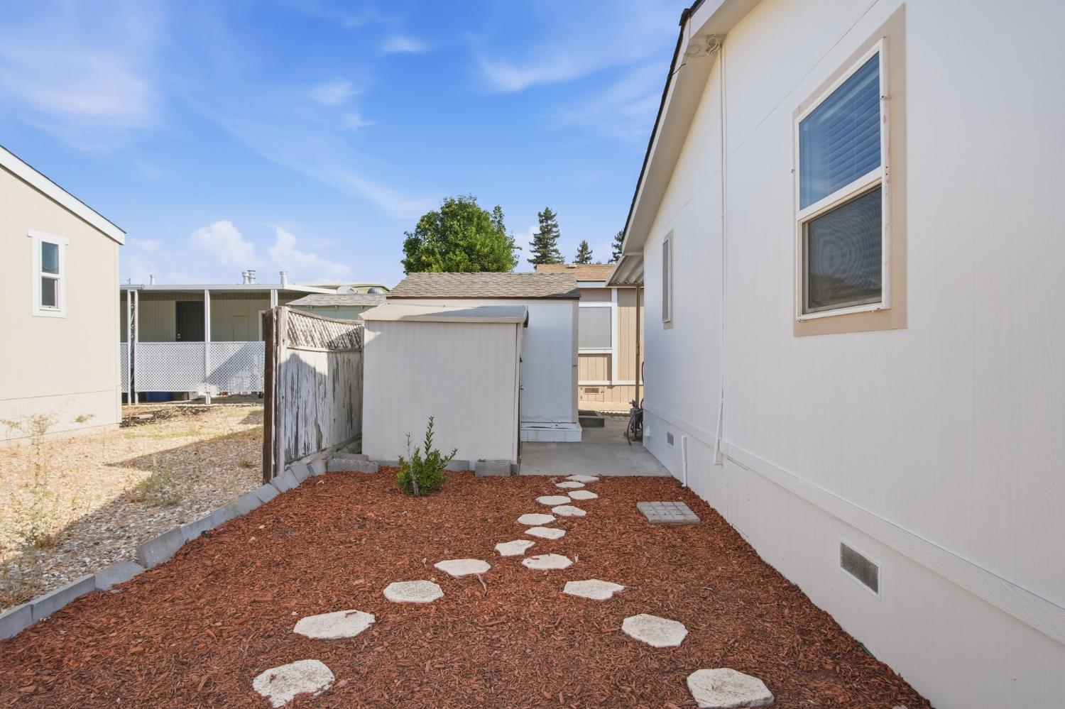 2621 Prescott Rd #251, Modesto, CA 95350