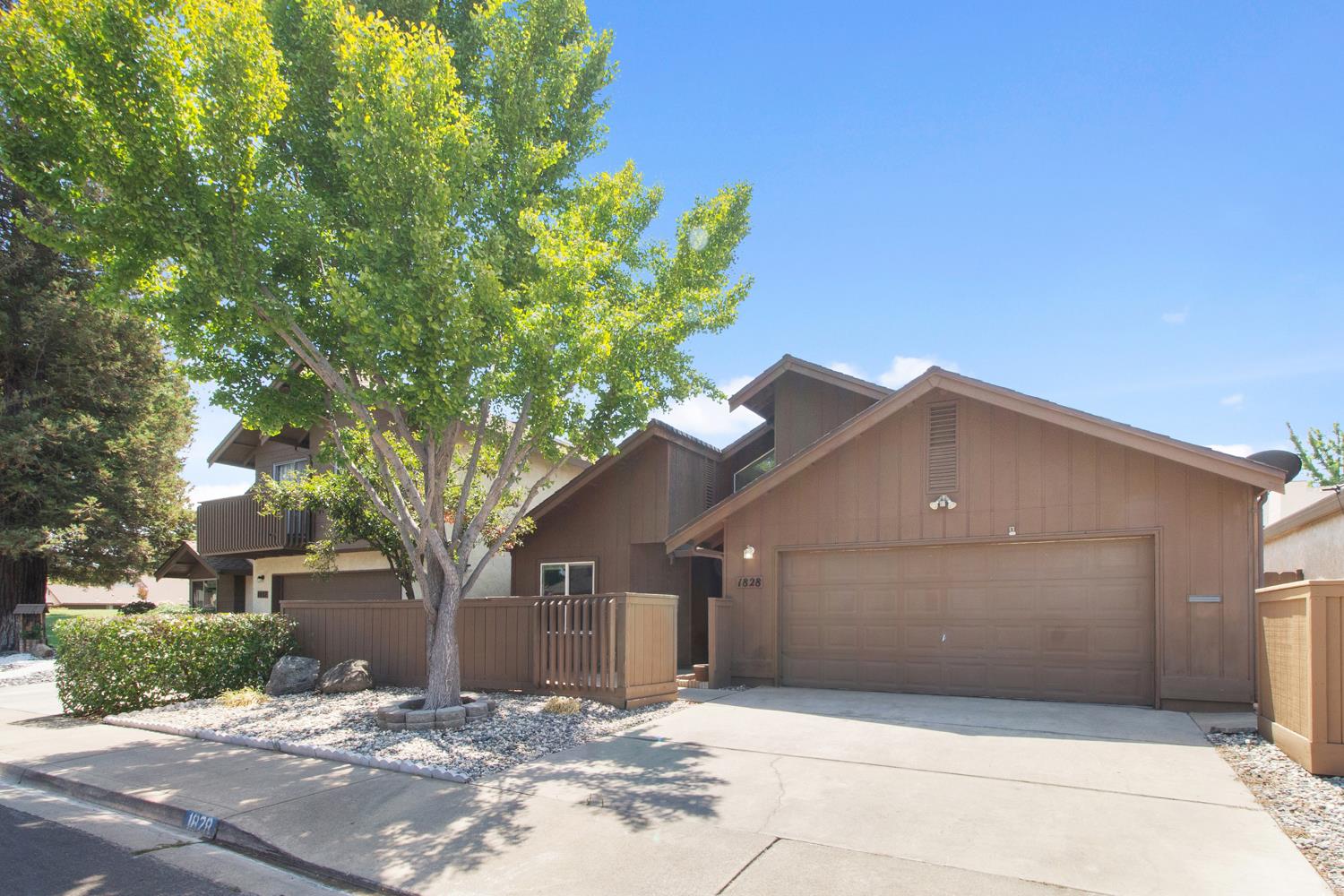 1828 Oak Leaf Dr, Modesto, CA 95354