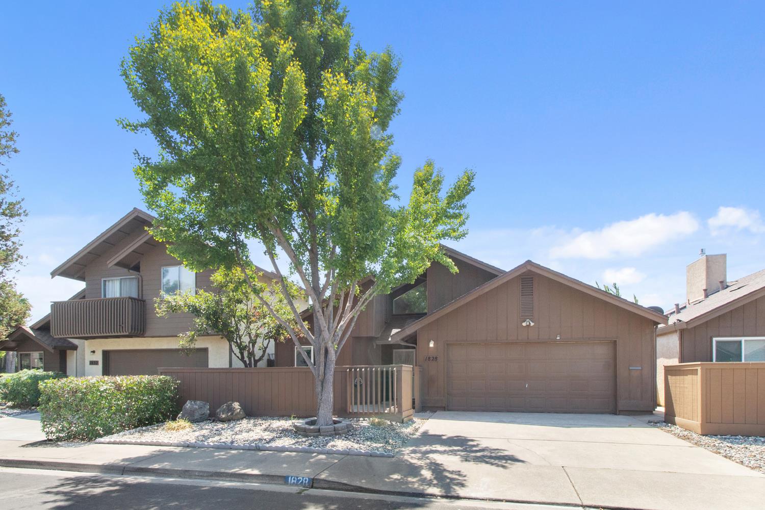 1828 Oak Leaf Dr, Modesto, CA 95354
