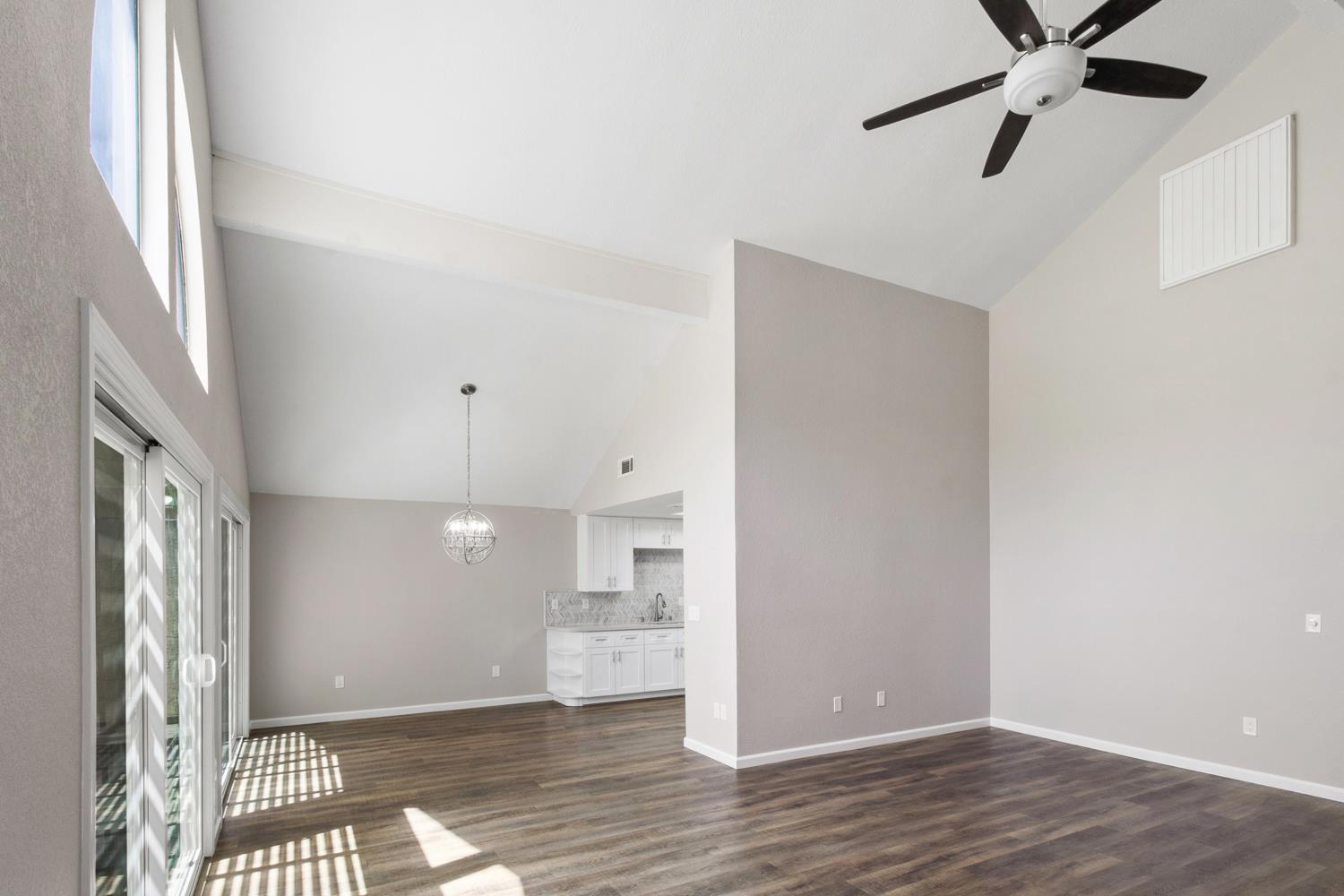 1828 Oak Leaf Dr, Modesto, CA 95354