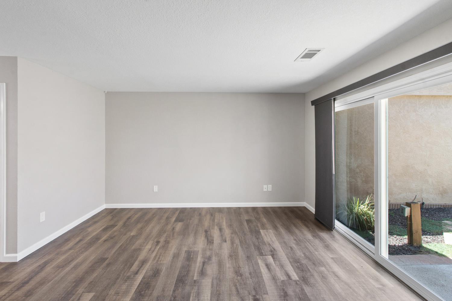 1828 Oak Leaf Dr, Modesto, CA 95354
