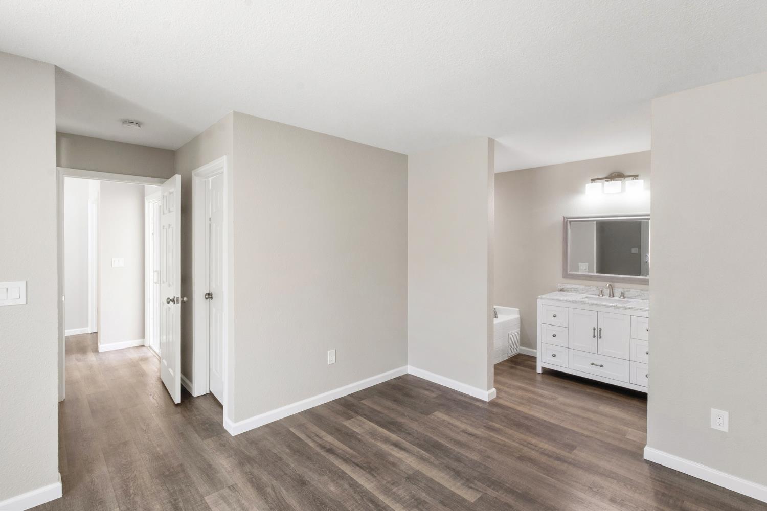 1828 Oak Leaf Dr, Modesto, CA 95354