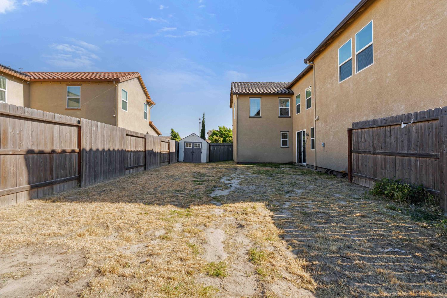 1765 W Woodward Ave, Manteca, CA 95337