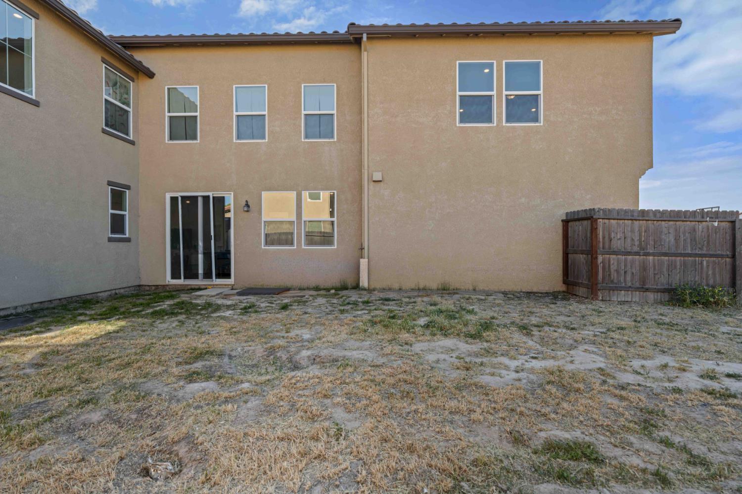 1765 W Woodward Ave, Manteca, CA 95337