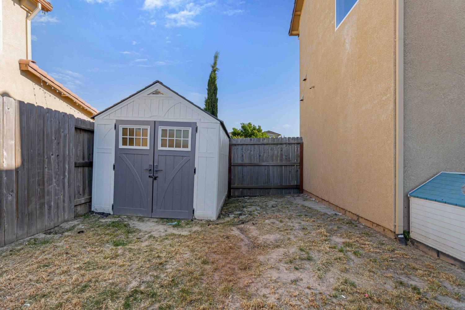 1765 W Woodward Ave, Manteca, CA 95337