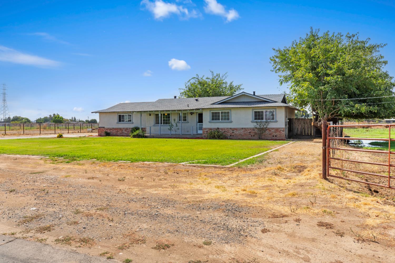 3660 Van Dusen Ave, Riverbank, CA 95367