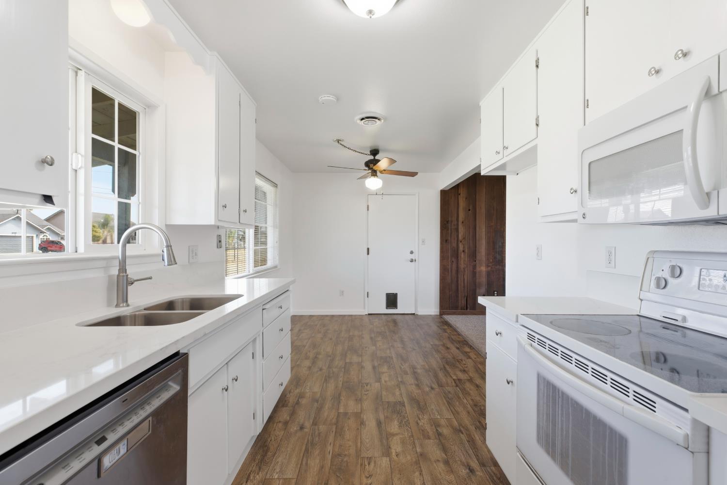 3660 Van Dusen Ave, Riverbank, CA 95367