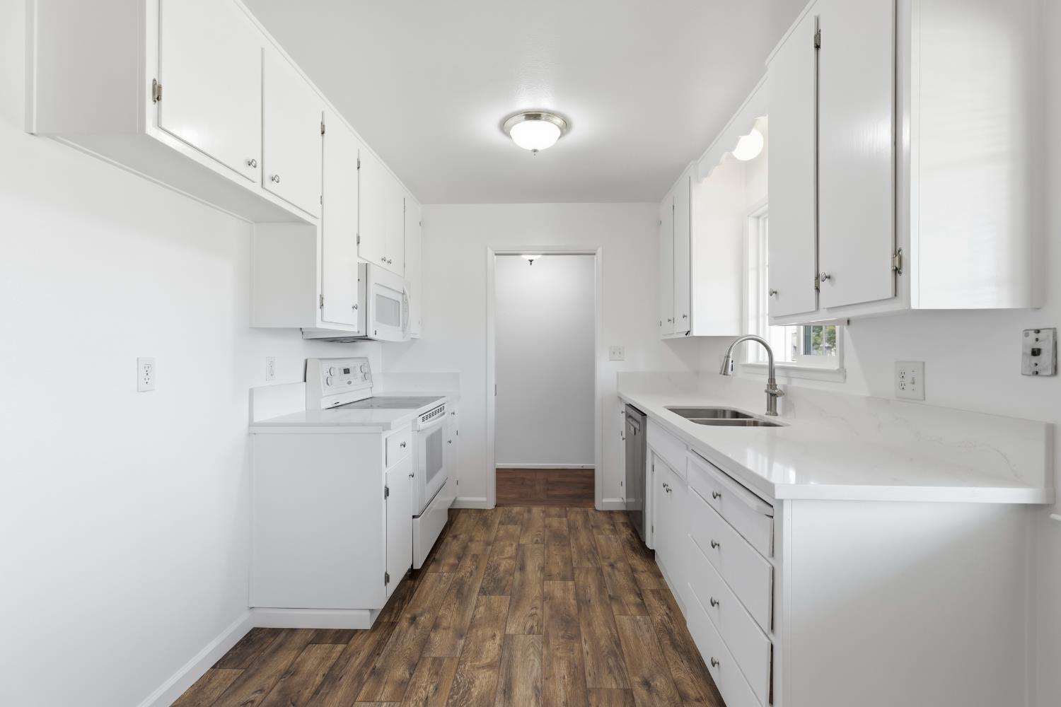 3660 Van Dusen Ave, Riverbank, CA 95367