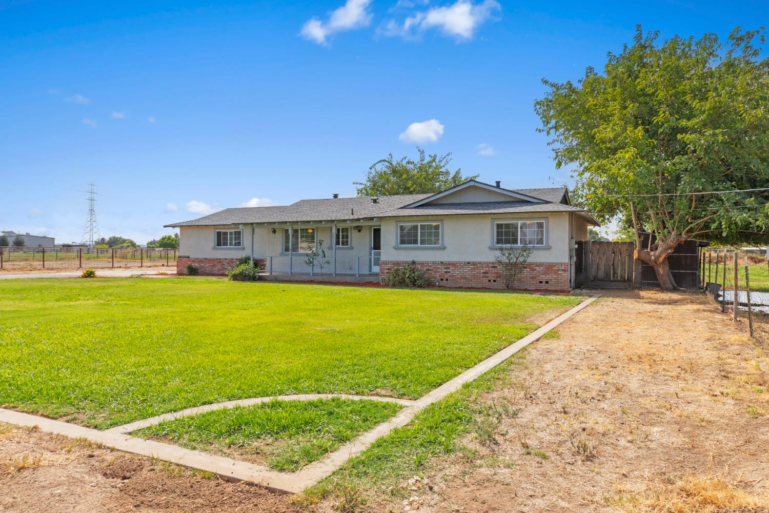 3660 Van Dusen Ave, Riverbank, CA 95367