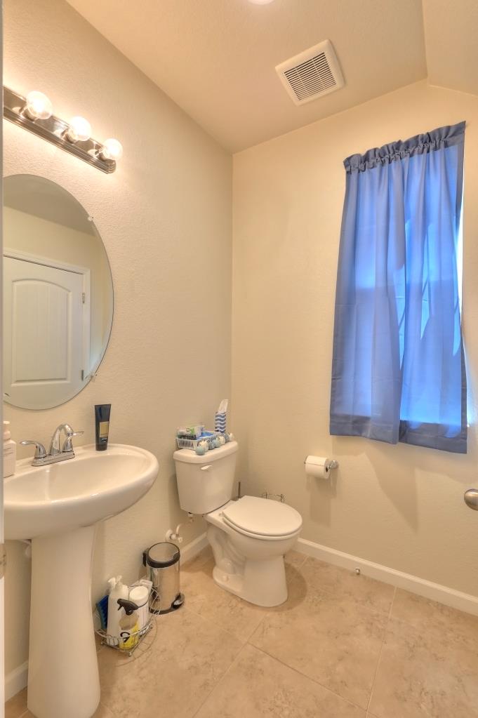 3928 Purple Finch Ln, Modesto, CA 95355