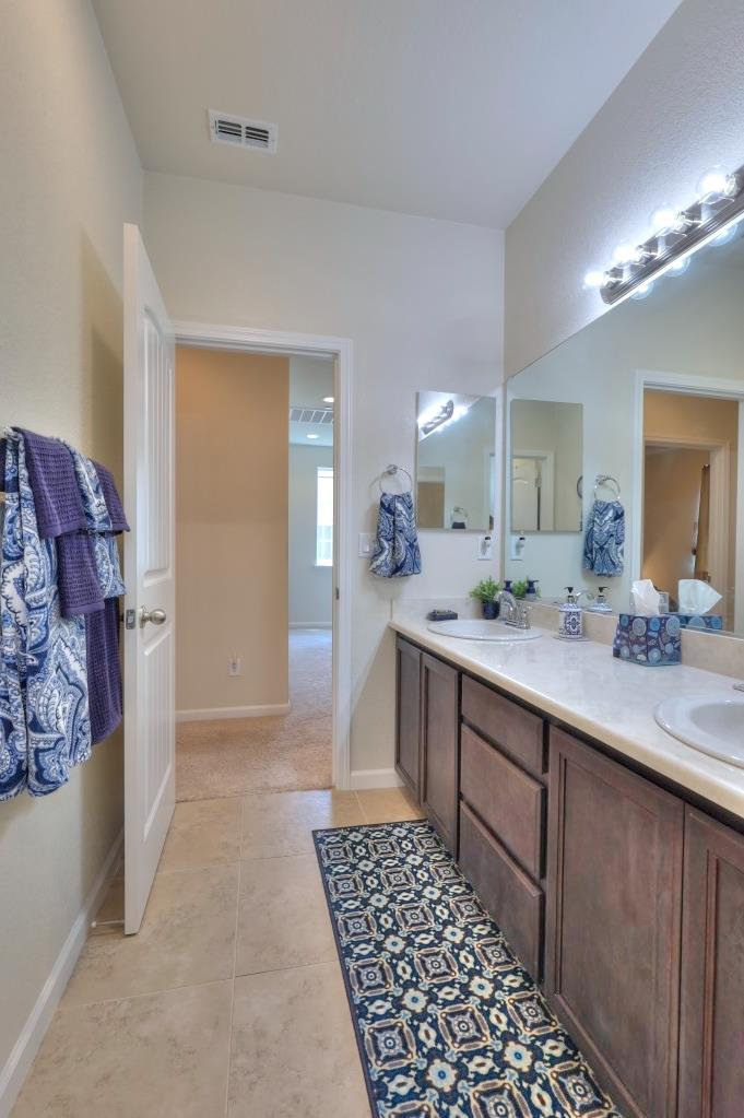 3928 Purple Finch Ln, Modesto, CA 95355