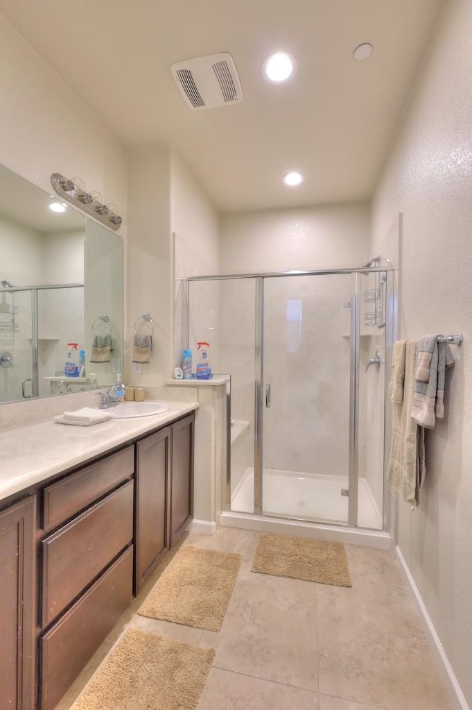 3928 Purple Finch Ln, Modesto, CA 95355