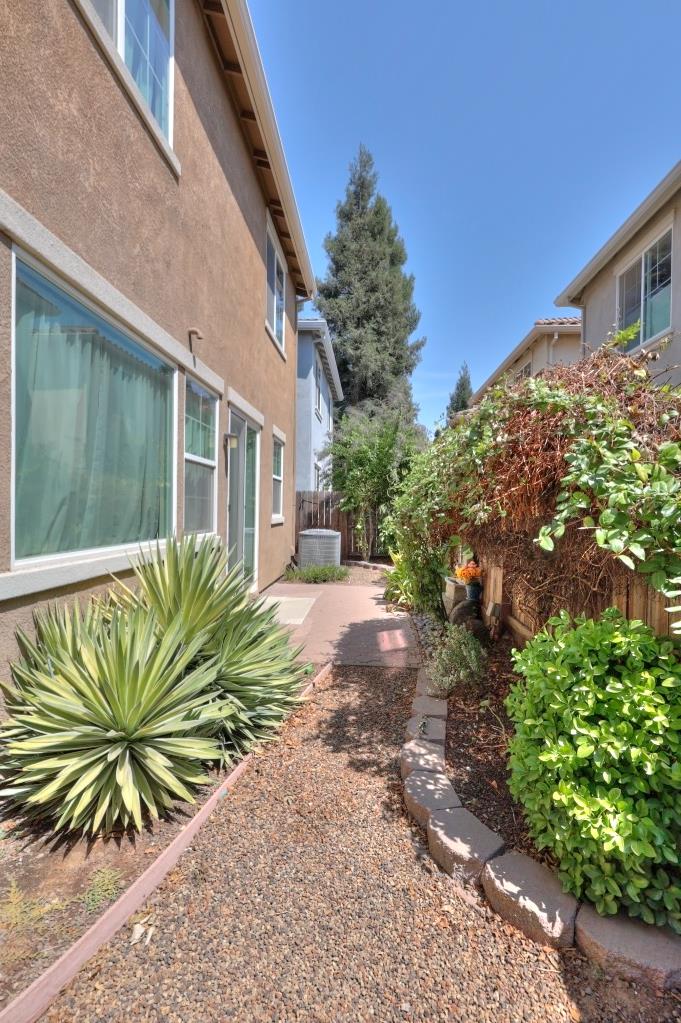 3928 Purple Finch Ln, Modesto, CA 95355