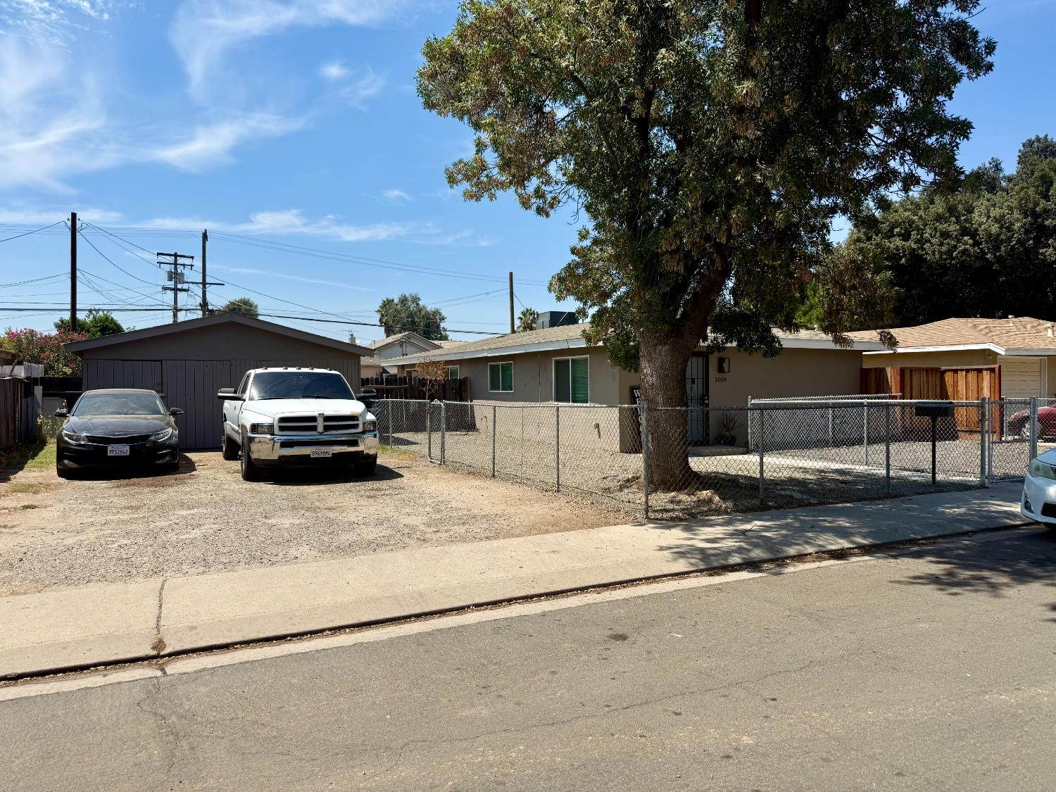 1004 Middlecoff Ave, Modesto, CA 95351