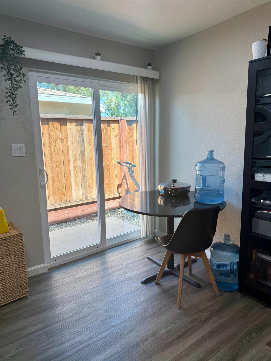 1004 Middlecoff Ave, Modesto, CA 95351
