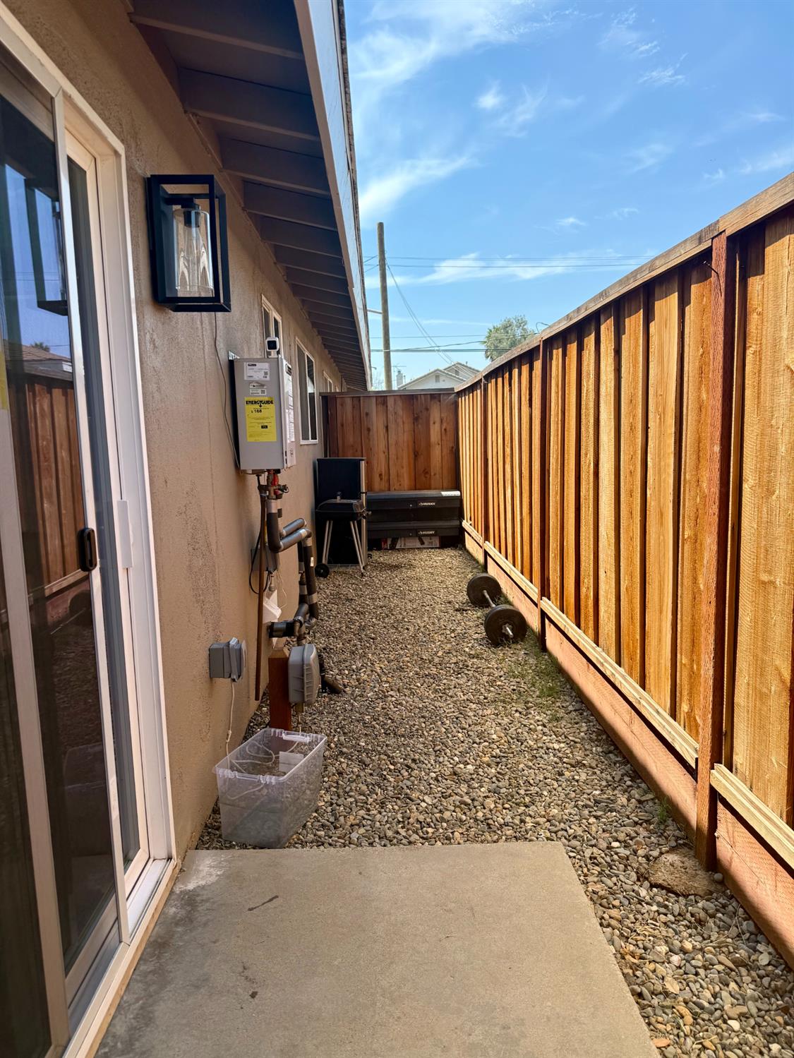 1004 Middlecoff Ave, Modesto, CA 95351