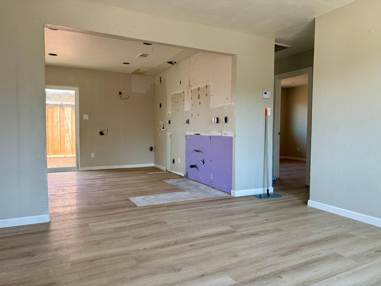 1004 Middlecoff Ave, Modesto, CA 95351