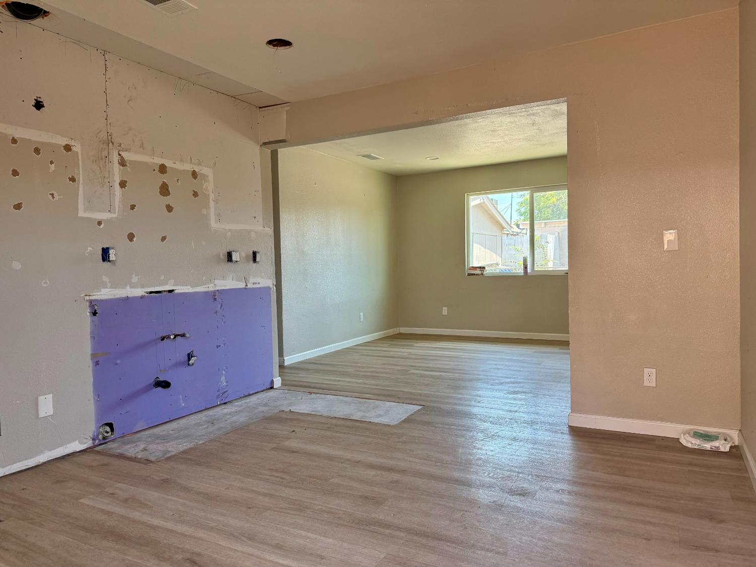 1004 Middlecoff Ave, Modesto, CA 95351