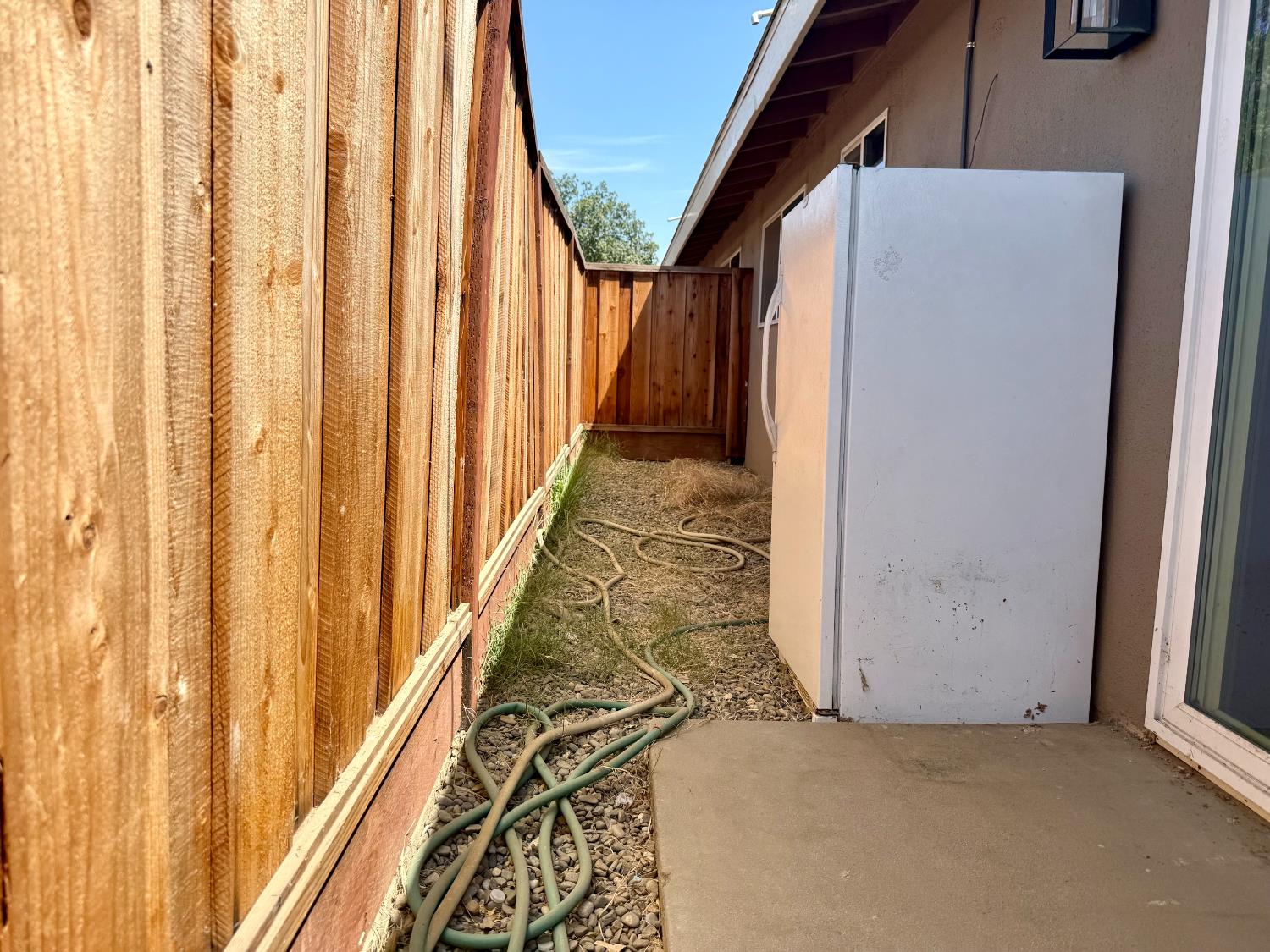 1004 Middlecoff Ave, Modesto, CA 95351