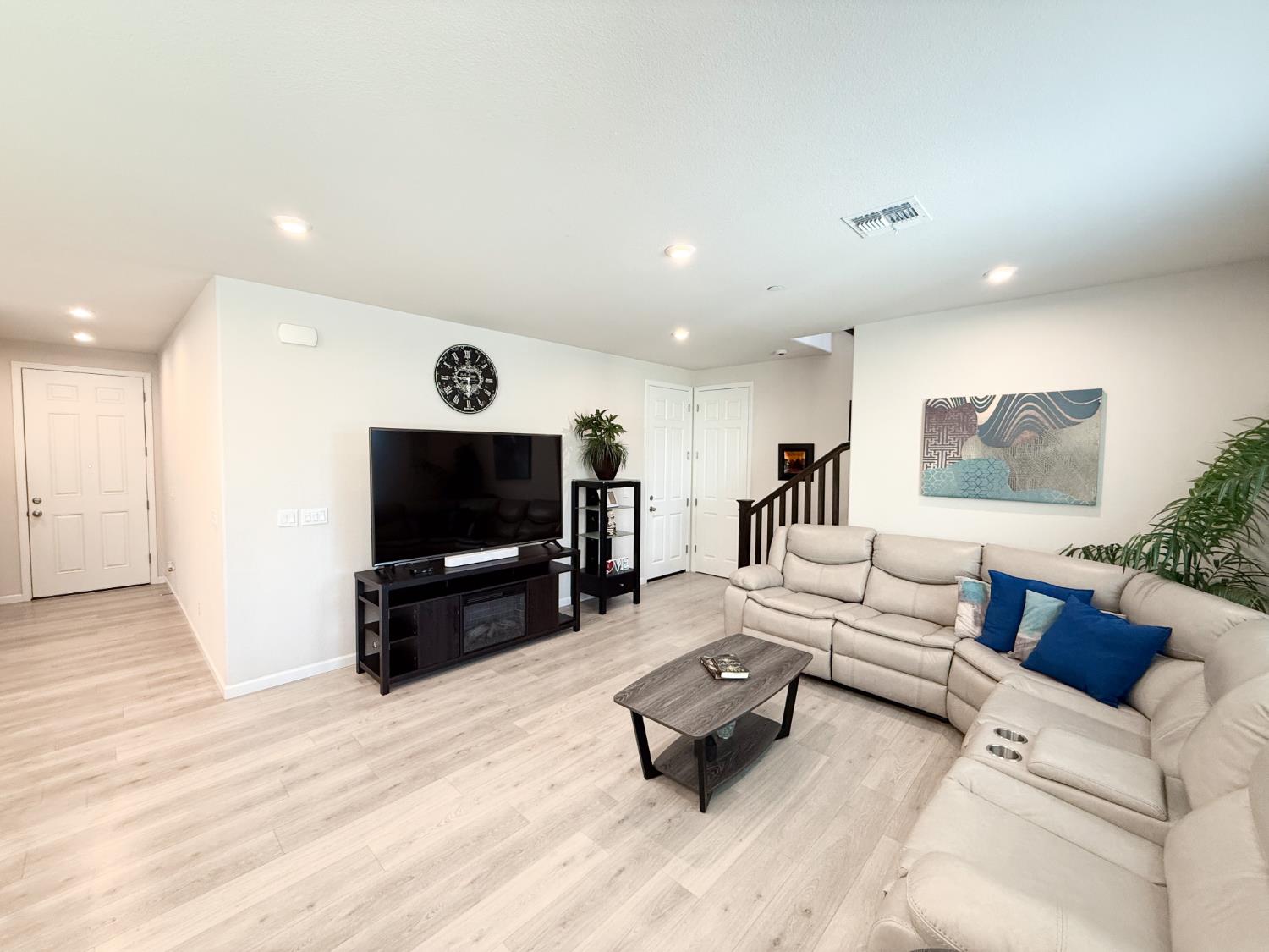 2856 Pixley Ct, Manteca, CA 95337