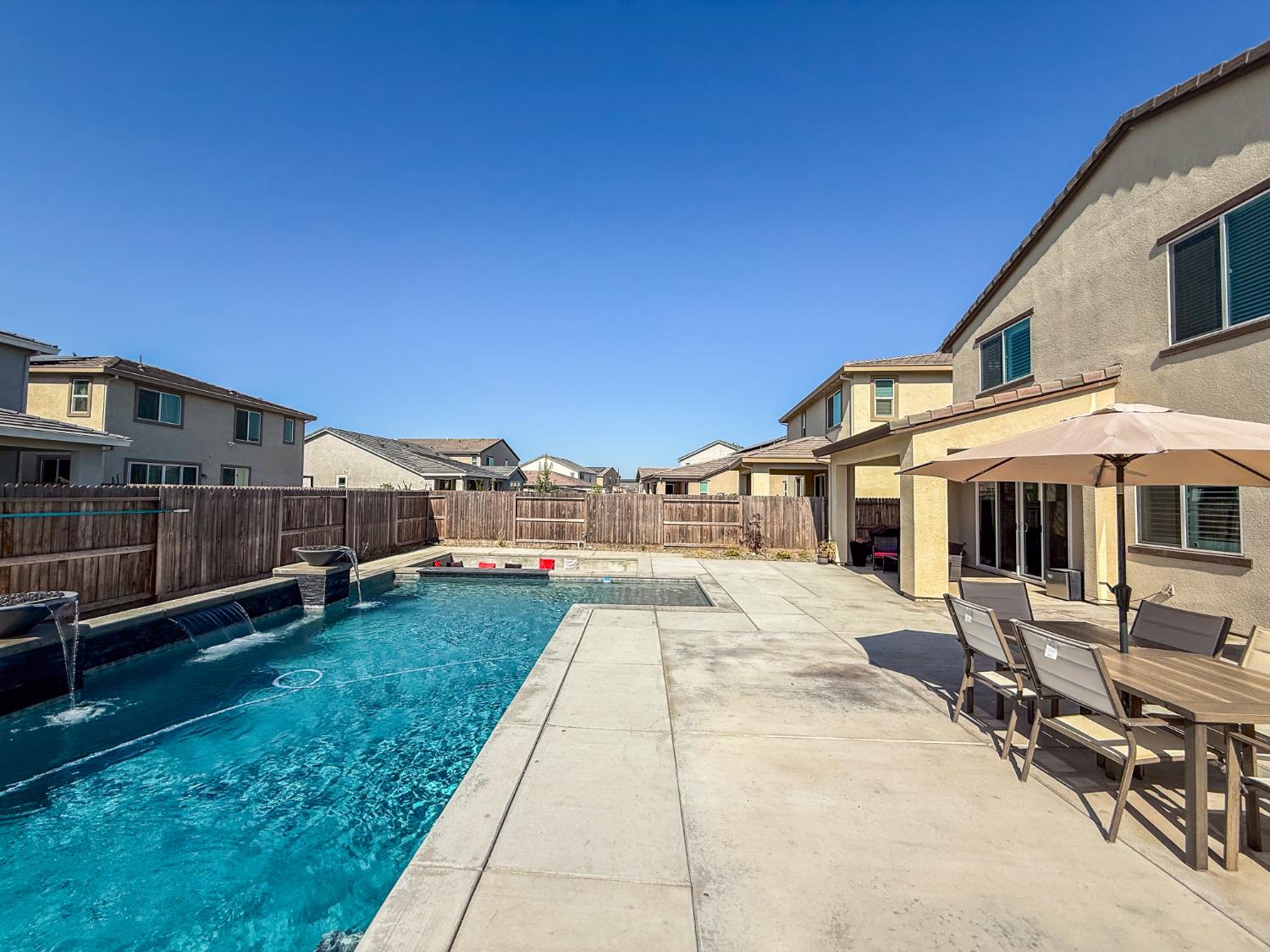 2856 Pixley Ct, Manteca, CA 95337