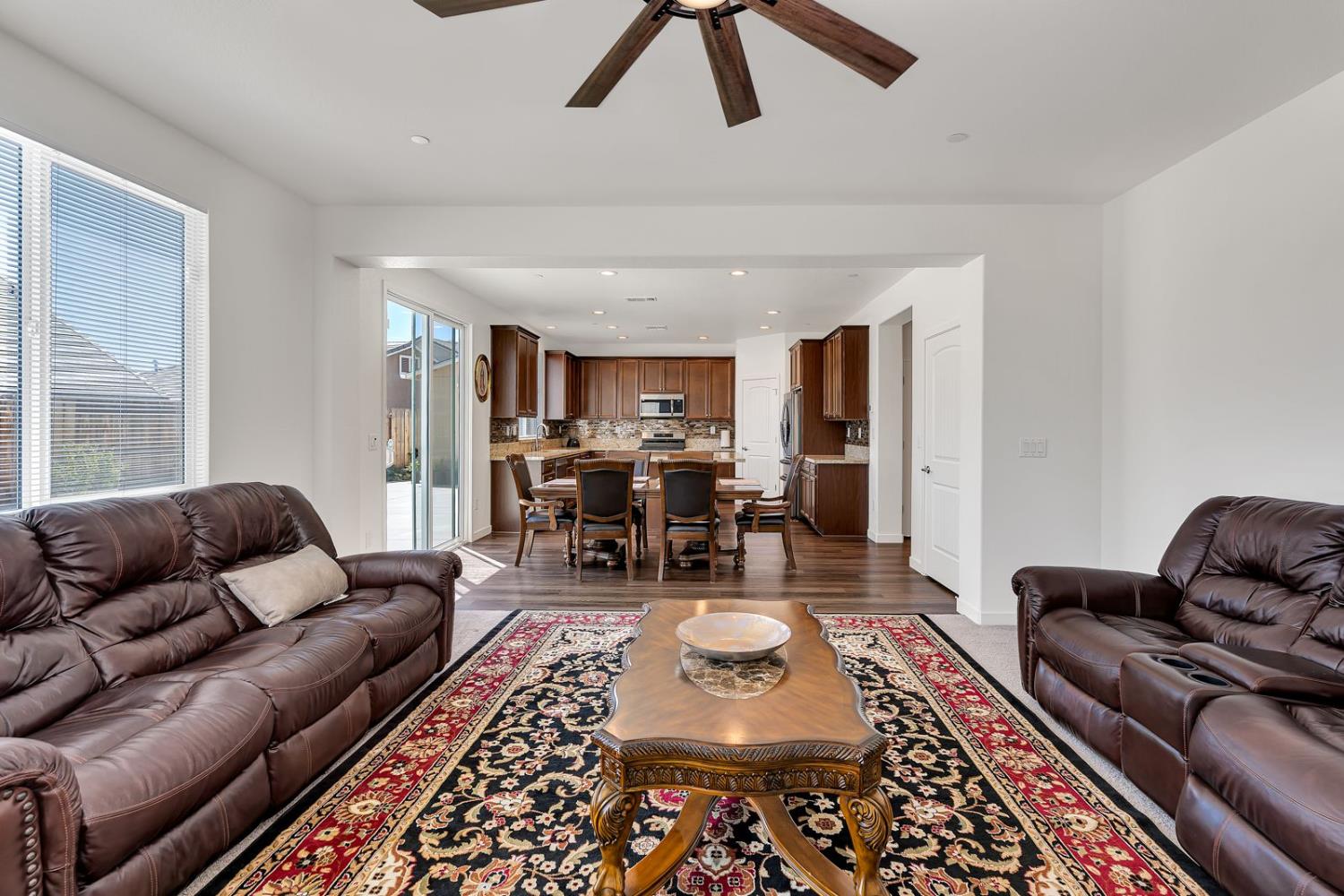 1856 Morro Ct, Los Banos, CA 93635
