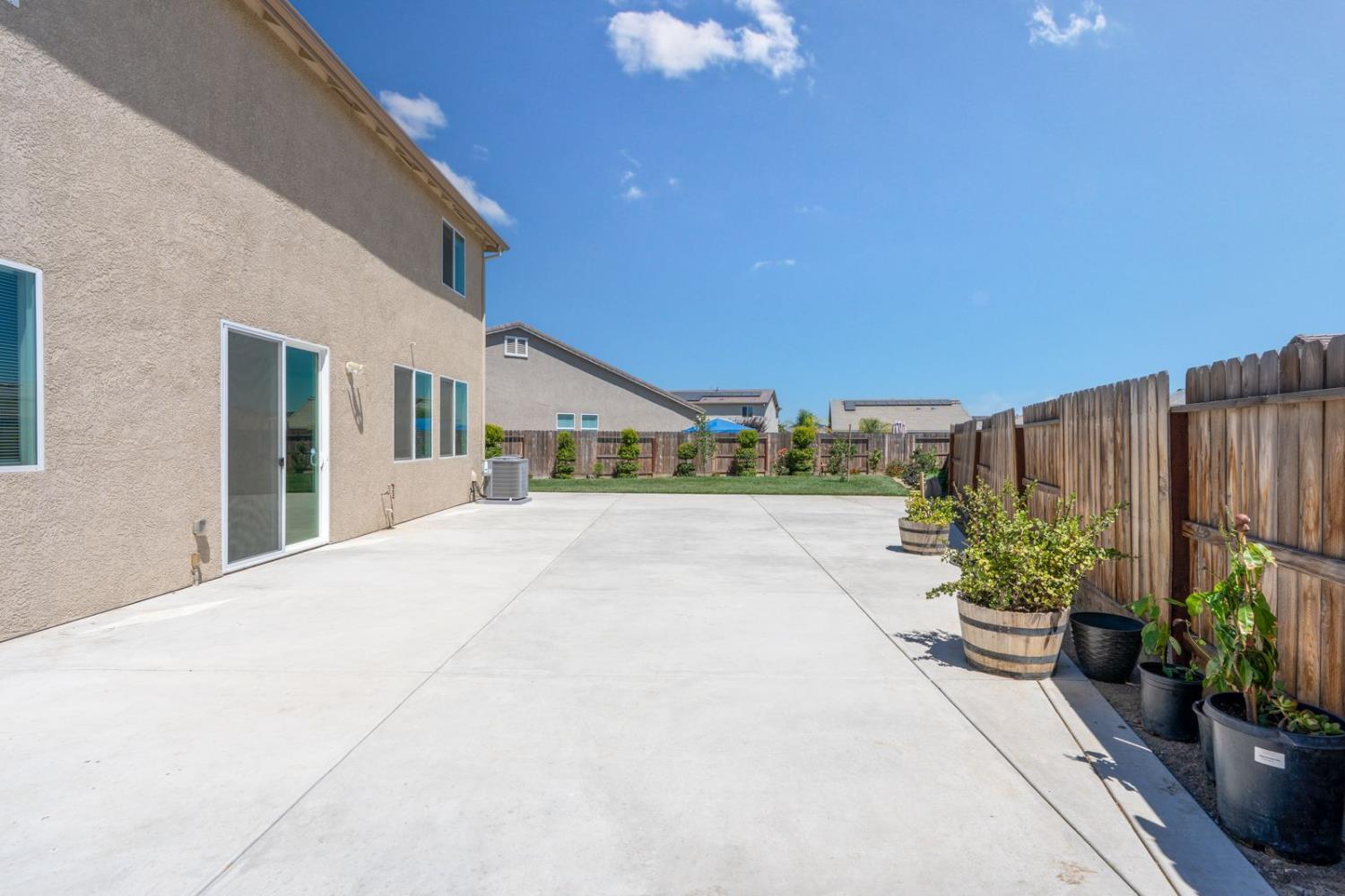 1856 Morro Ct, Los Banos, CA 93635