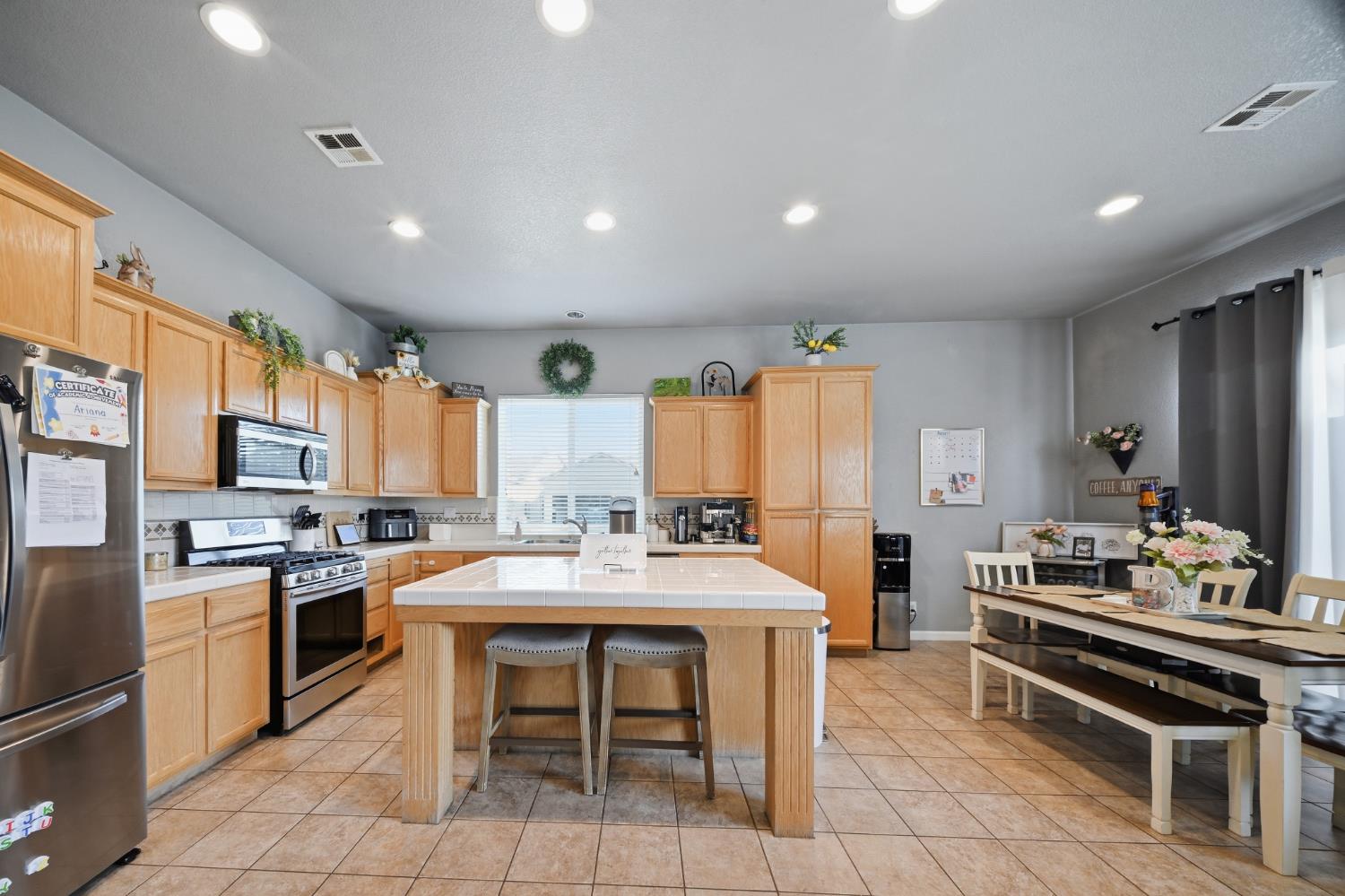 1635 Dutch Corner Dr, Newman, CA 95360