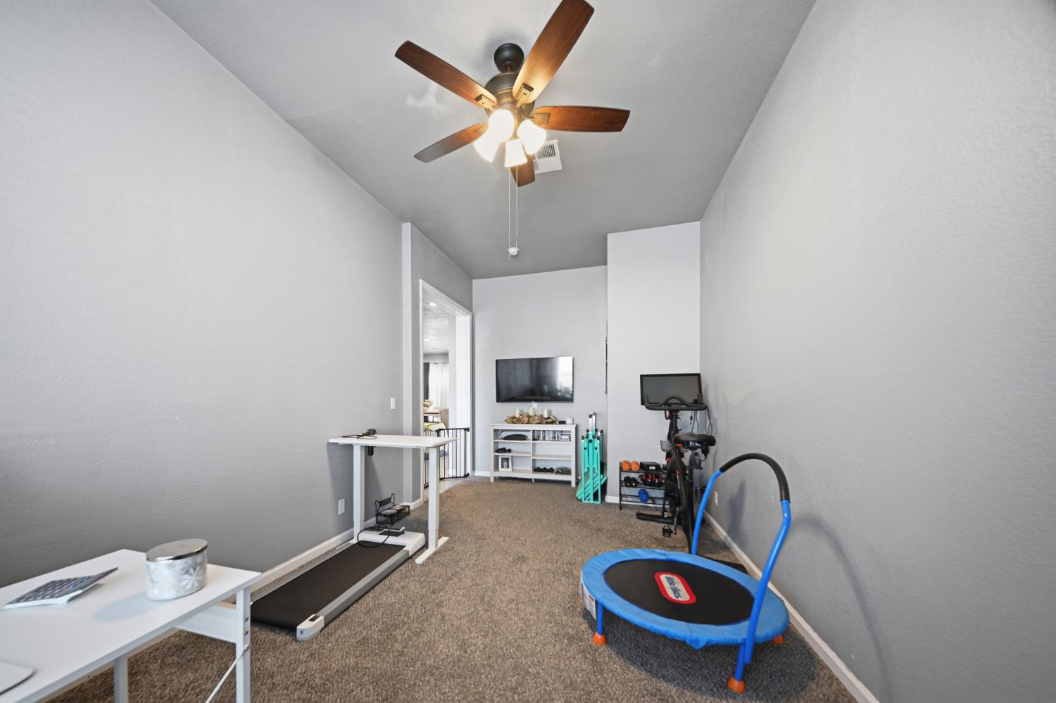 1635 Dutch Corner Dr, Newman, CA 95360