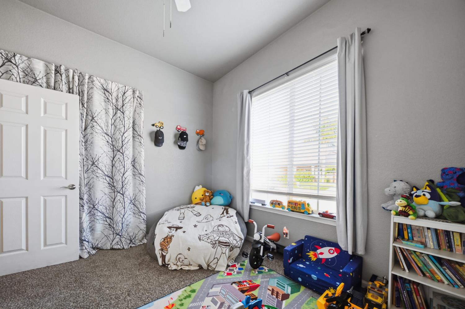 1635 Dutch Corner Dr, Newman, CA 95360