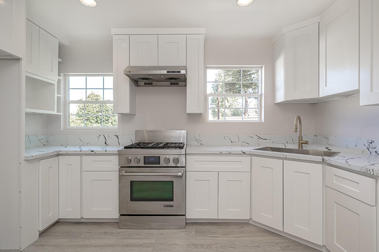 921 W 4th street, Ripon, CA 95366