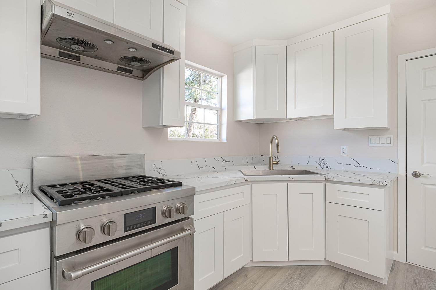921 W 4th street, Ripon, CA 95366