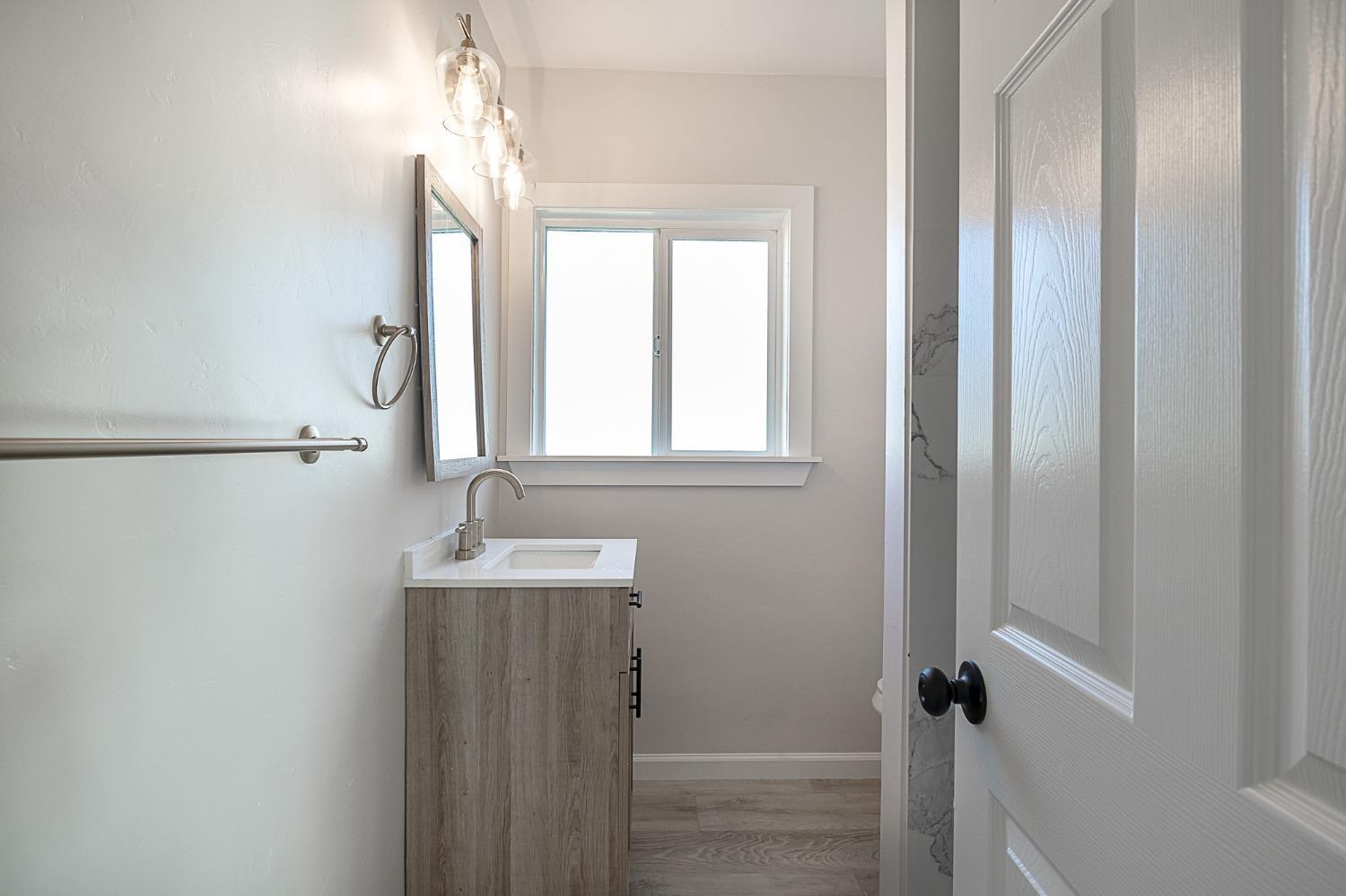 921 W 4th street, Ripon, CA 95366