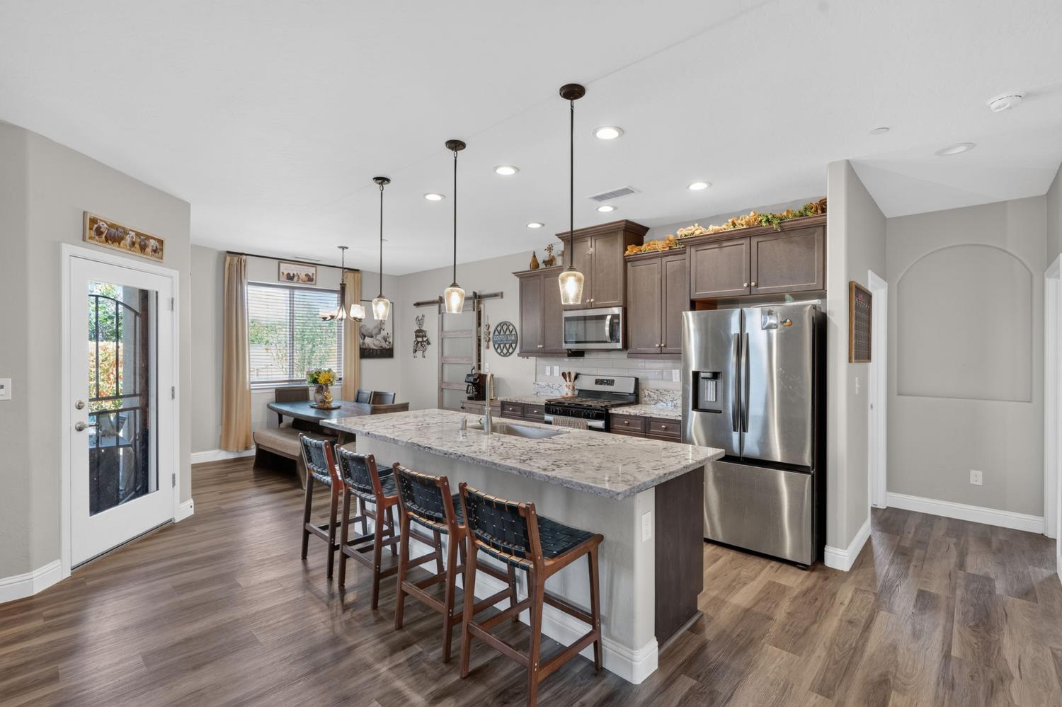 897 Gunnison Dr, Madera, CA 93638