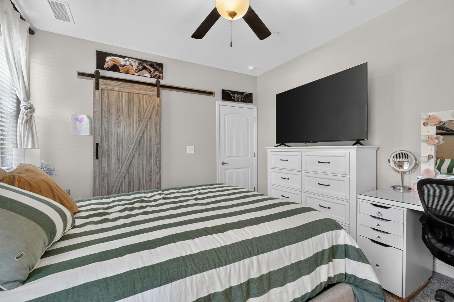 897 Gunnison Dr, Madera, CA 93638