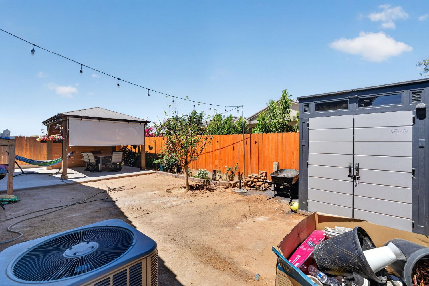 897 Gunnison Dr, Madera, CA 93638