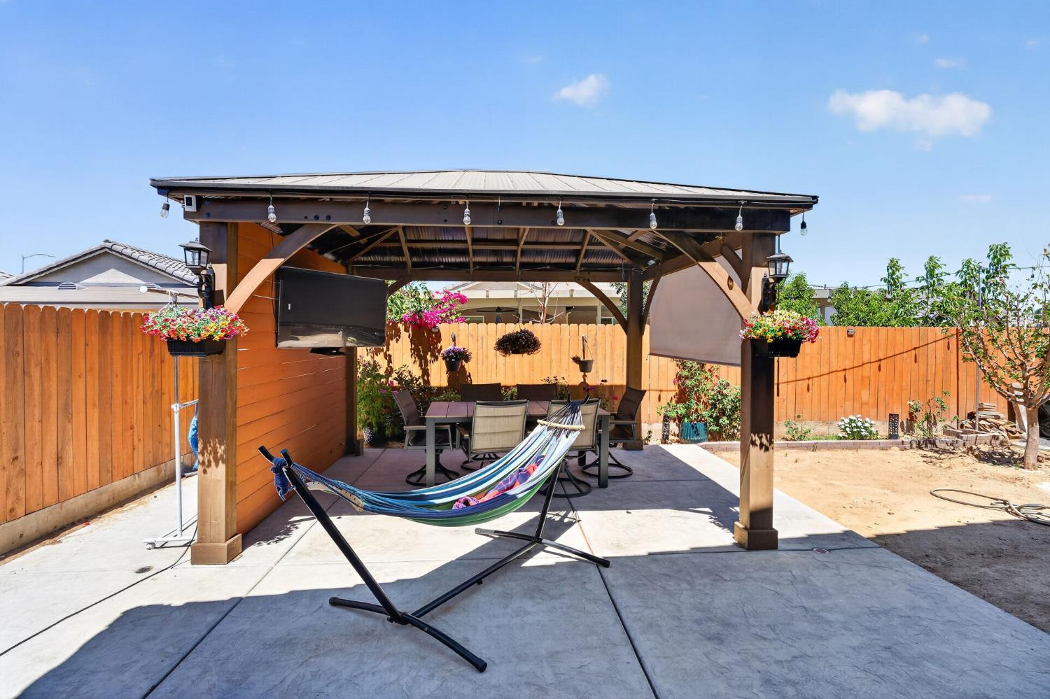 897 Gunnison Dr, Madera, CA 93638