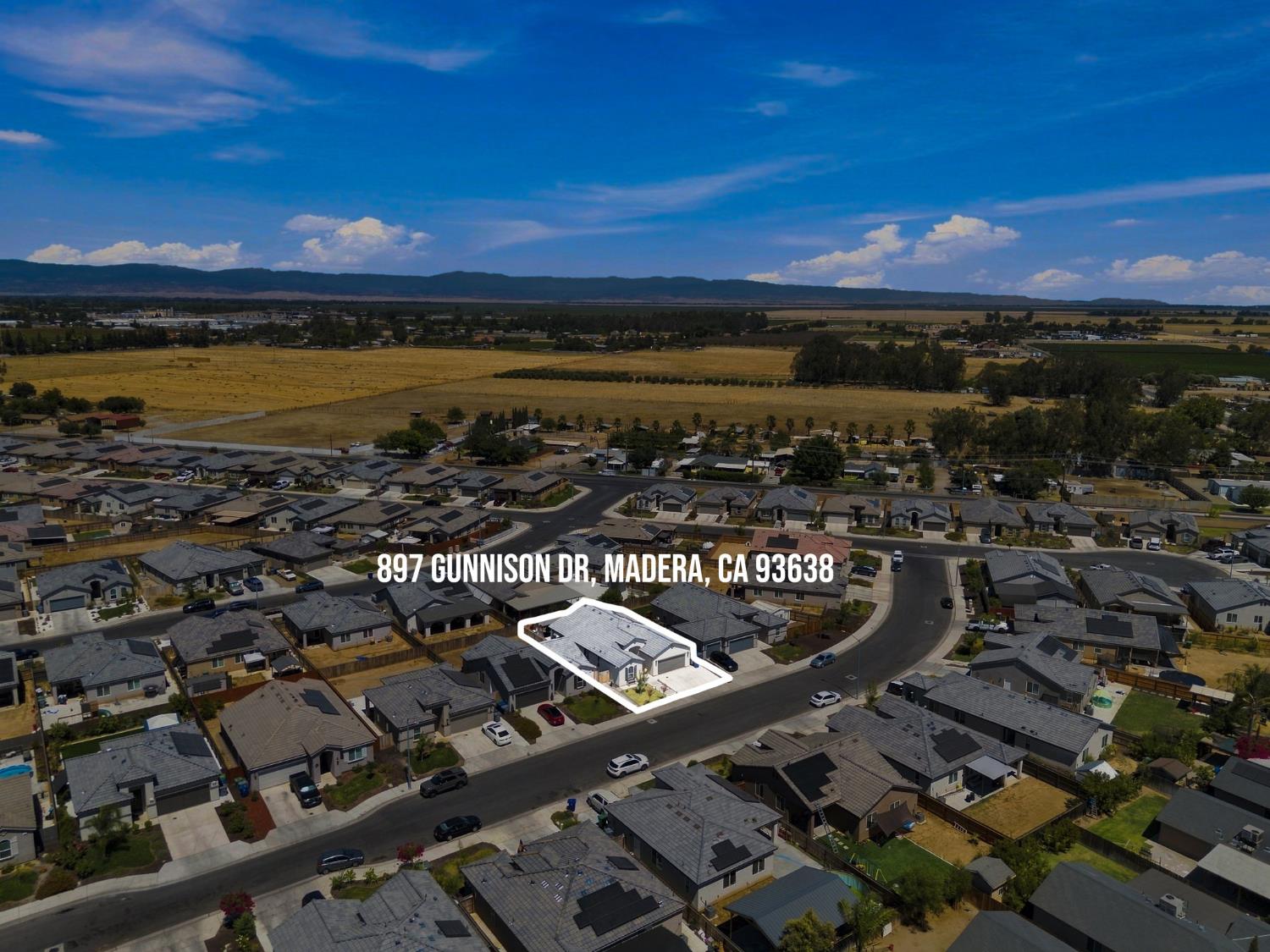 897 Gunnison Dr, Madera, CA 93638