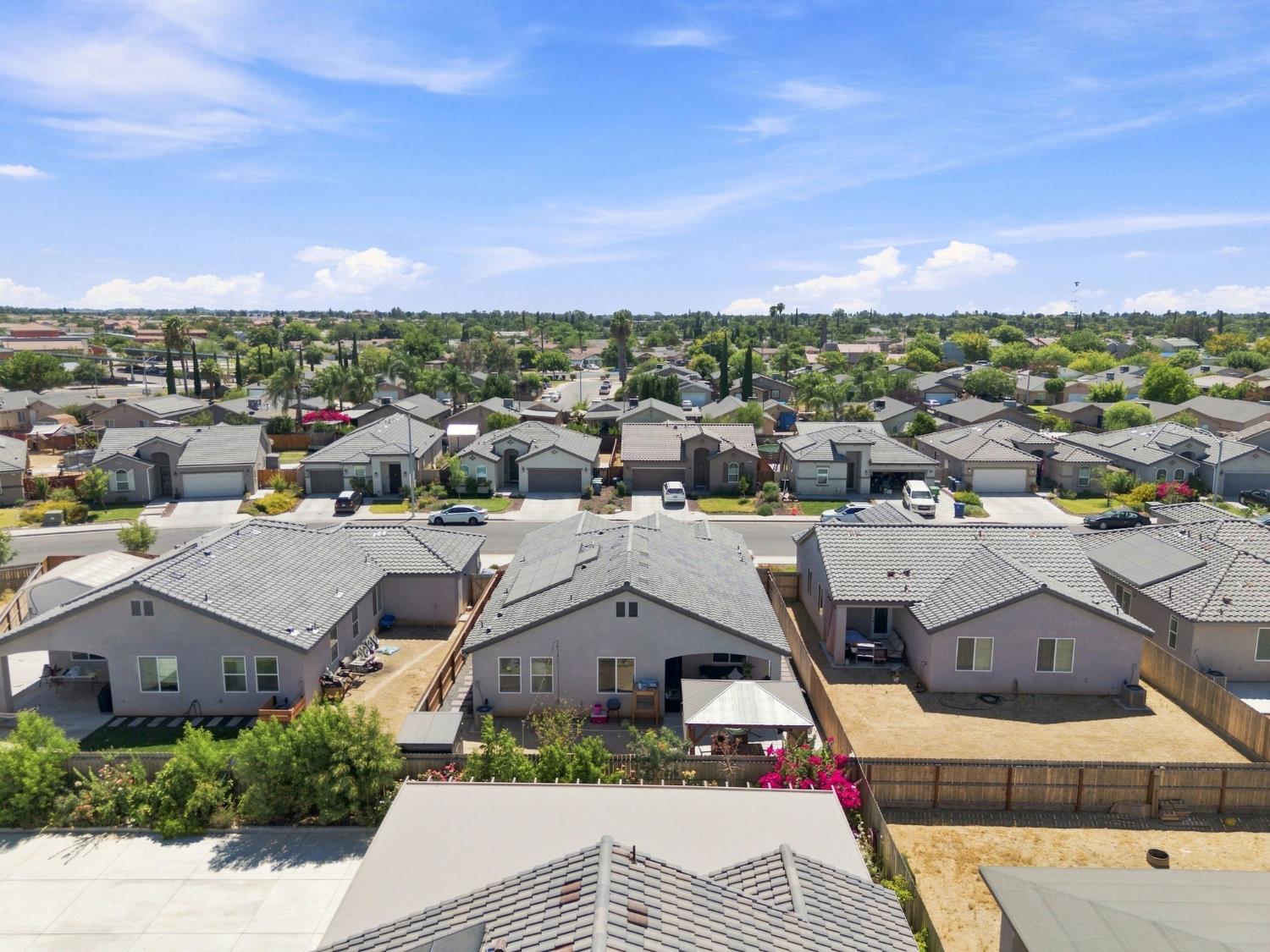 897 Gunnison Dr, Madera, CA 93638